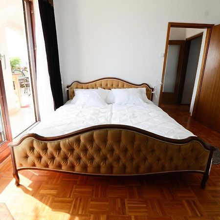 Apartment Glicinija Zadar Buitenkant foto